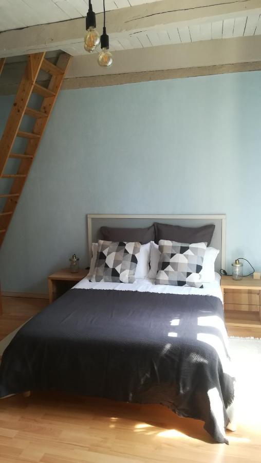 Le Mas De Carrie Bed & Breakfast Parisot  Exterior photo